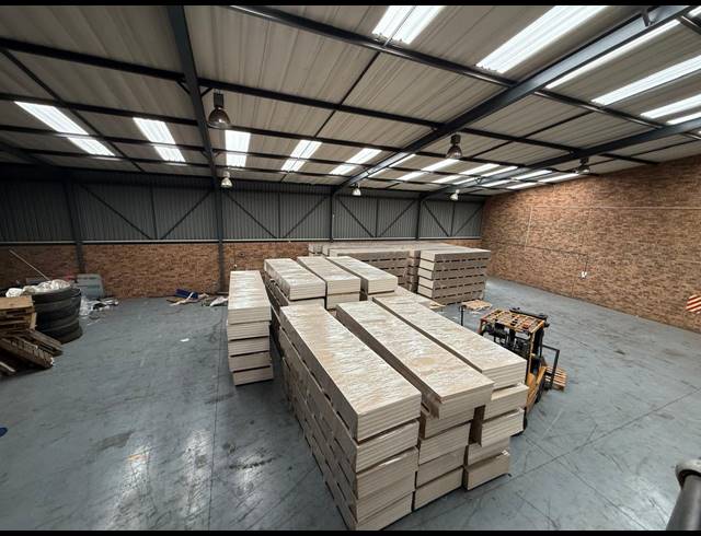 500M² WAREHOUSE TO LET IN SPARTAN